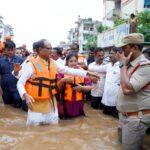 आंध्रप्रदेश पहुंचे केंद्रीय मंत्री शिवराज बोले- केन्द्र-राज्य सरकार मिलकर जनता को संकट की घड़ी से पार ले जाएंगे